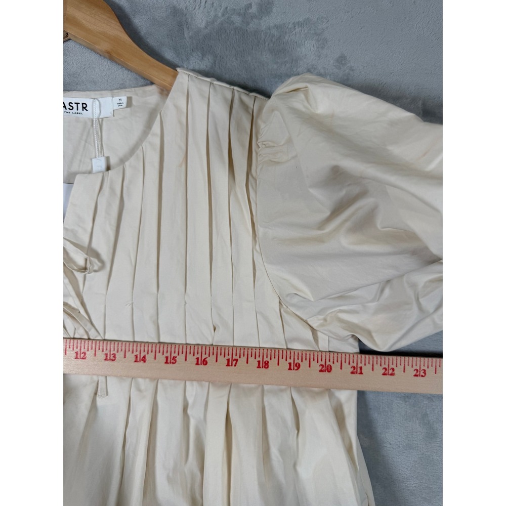 New ASTR The Label Pleated Puff Sleeve Top Medium Off White Tie Front Boho - Picture 8 of 10